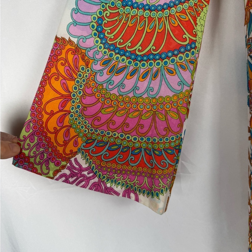 Trina Turk Nod to Mod Bonita Bell Sleeve Silk Mini Dress 60’s Fun Retro Size 4 - Picture 2 of 10